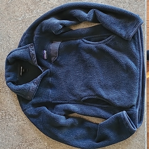 Patagonia Tops - Patagonia sweatshirt